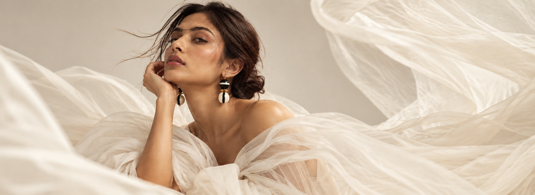 Monochromatic Jewellery: The Art of Making a Statement Without Adding More Colour