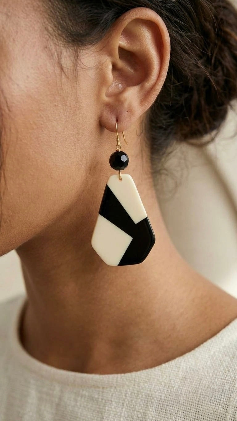 Chevron Shift Monochromatic