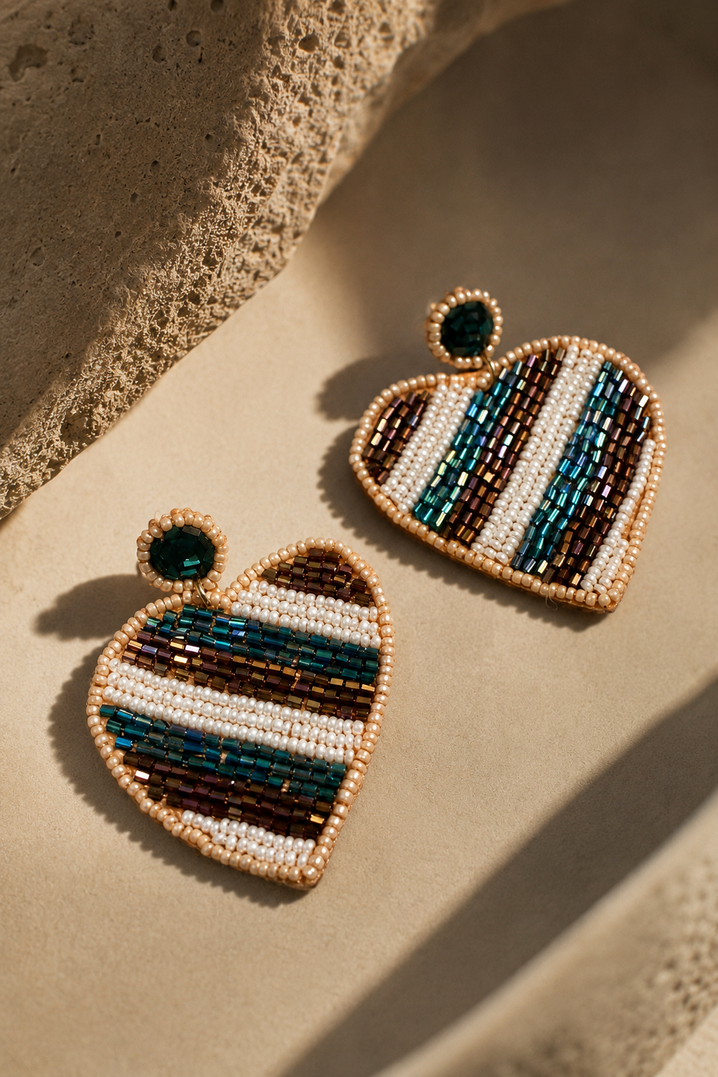 Evergreen Heart Earrings 💚🤍