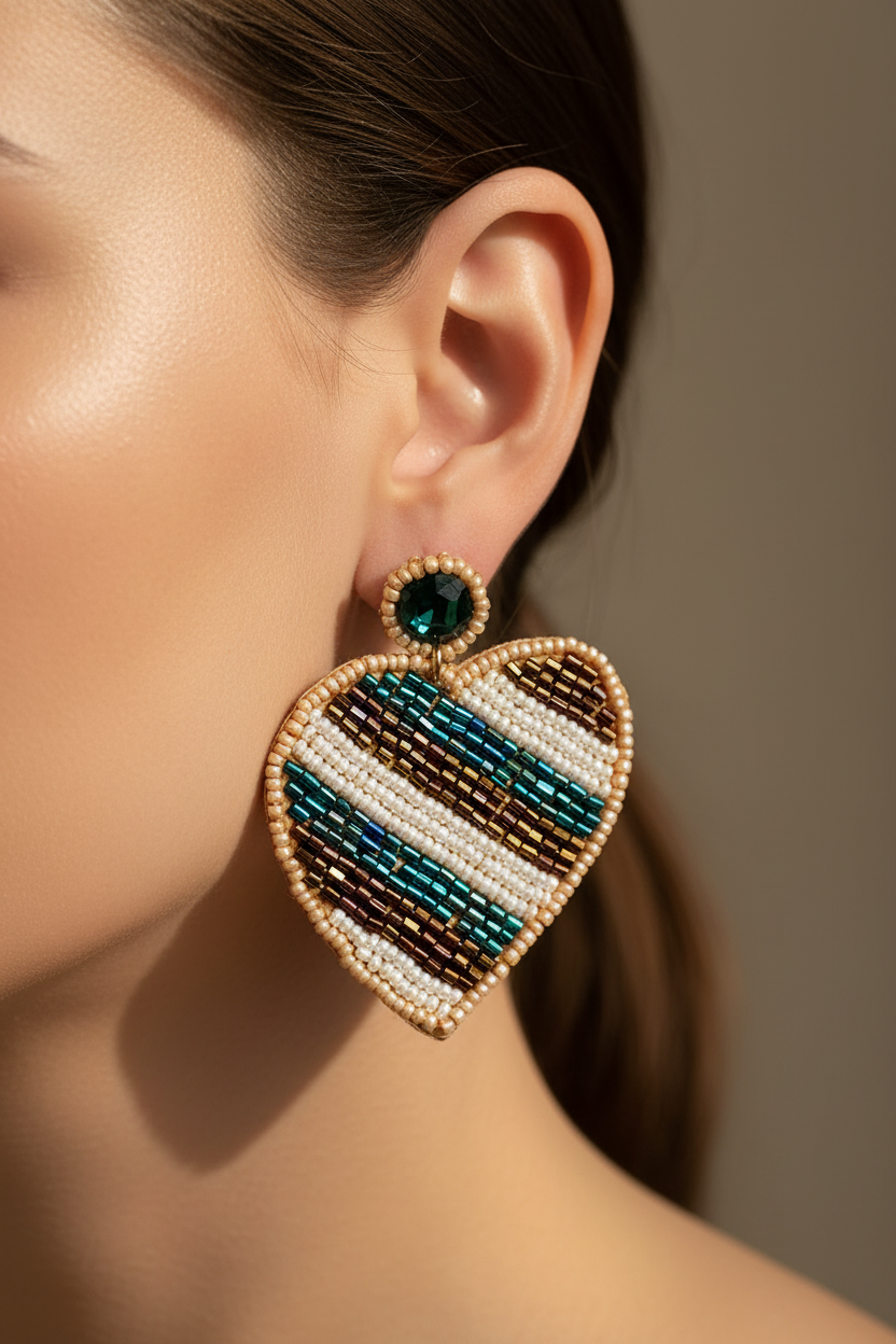 Evergreen Heart Earrings 💚🤍
