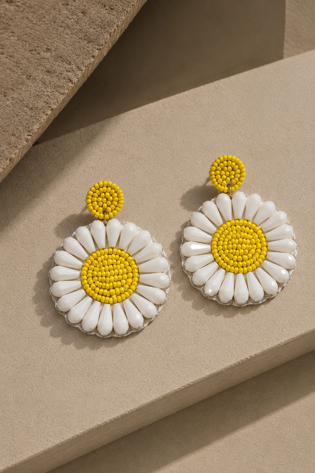 Daisy Muse Earrings 🌼